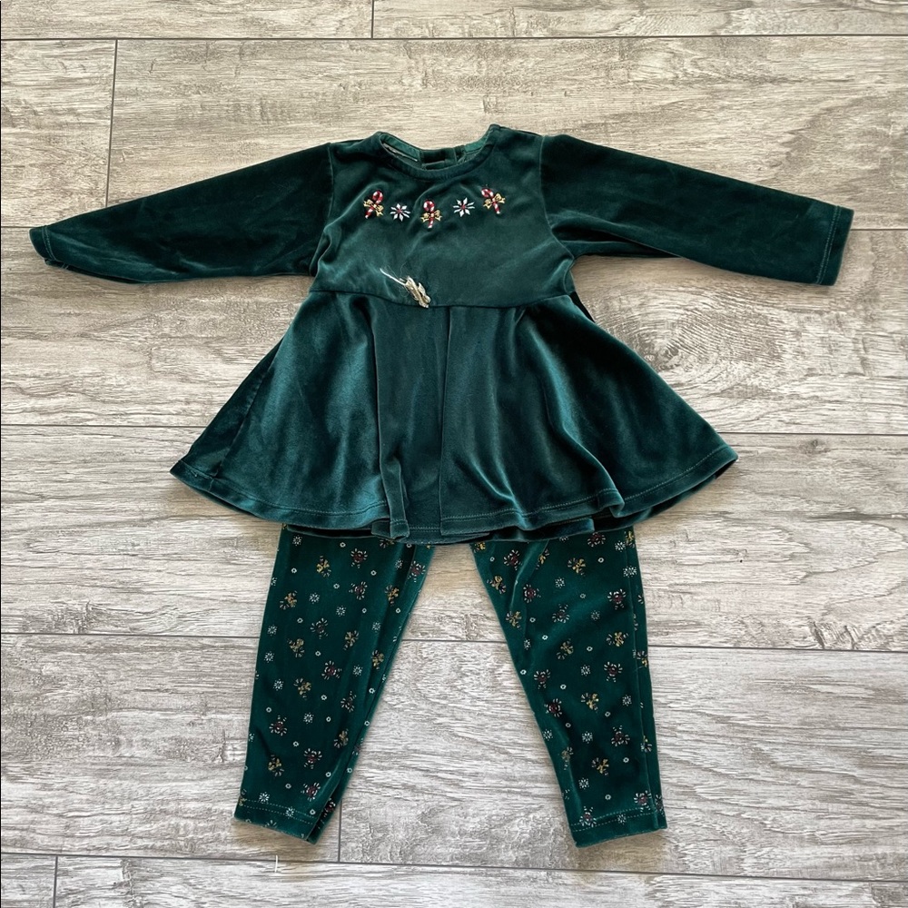 Matching Holiday Set.